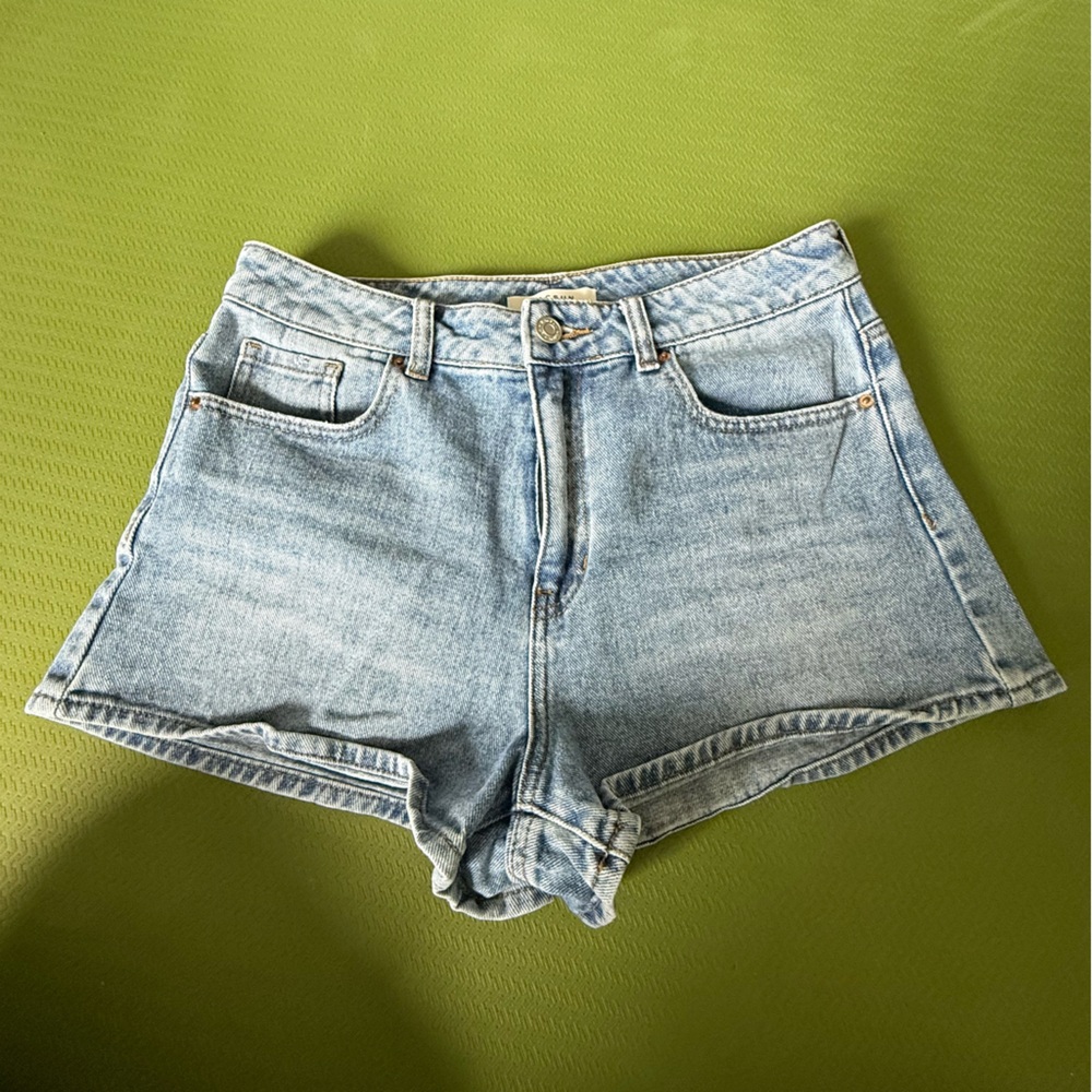 PacSun Light Wash Jean Mom Shorts
